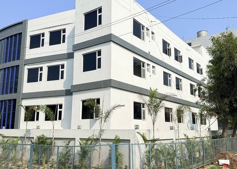 Electronics & Consumer Durables warehousing at a Lozy facility