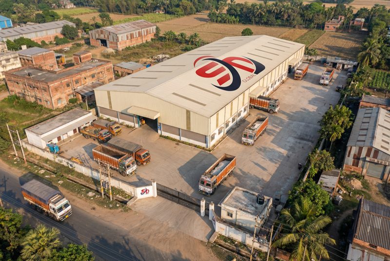 Industrial & Manufacturing warehousing at a Lozy facility